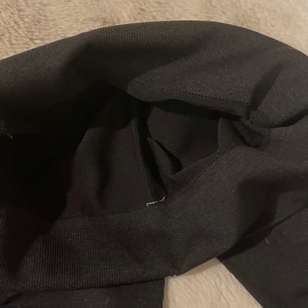 Lululemon Compression Crop Legging - image 2